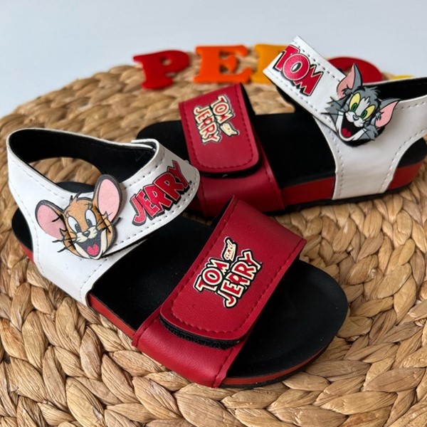 صندل تام و جری السیوایکیکی