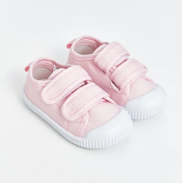 کفش چسبی السیوایکیکی💕