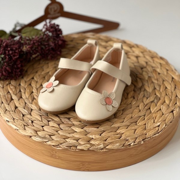 کفش دخترانه کرم السی🌸